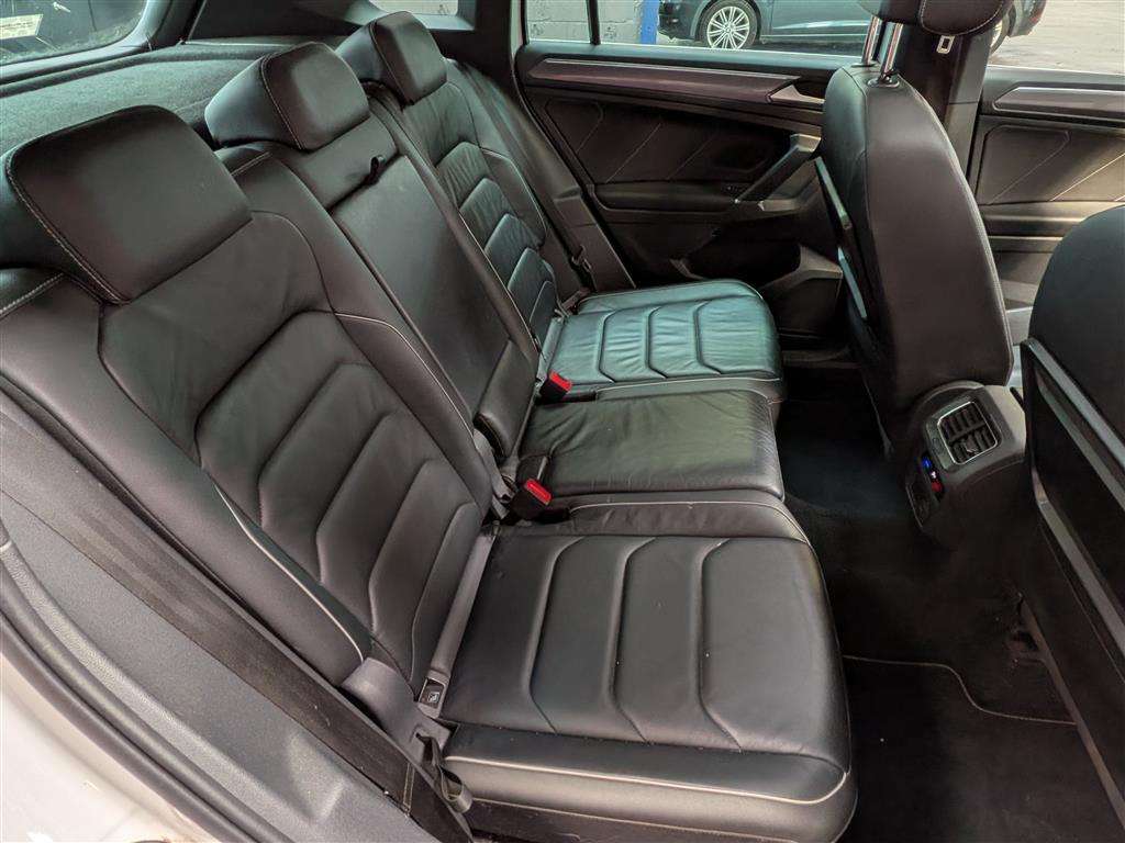 <p>2017 VOLKSWAGEN TIGUAN R-LINE TDI BMT 4MO</p>