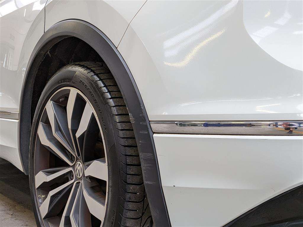 <p>2017 VOLKSWAGEN TIGUAN R-LINE TDI BMT 4MO</p>