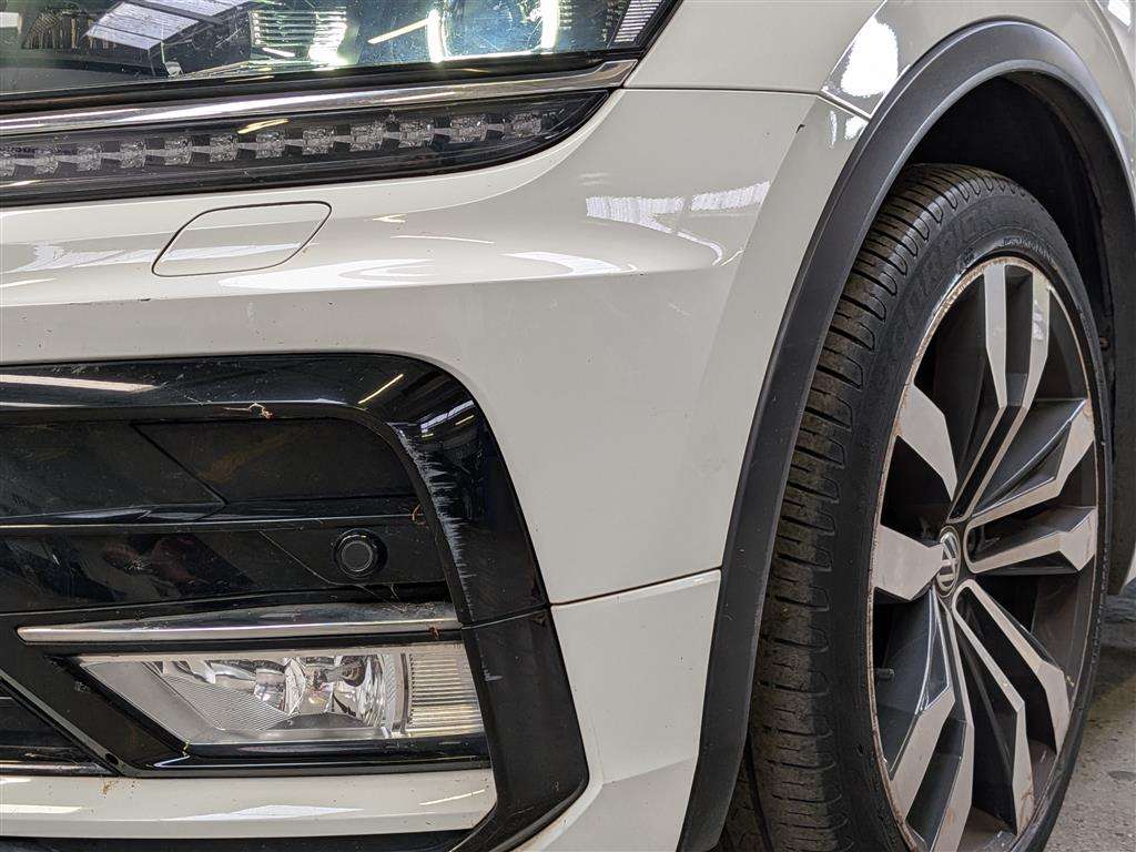 <p>2017 VOLKSWAGEN TIGUAN R-LINE TDI BMT 4MO</p>