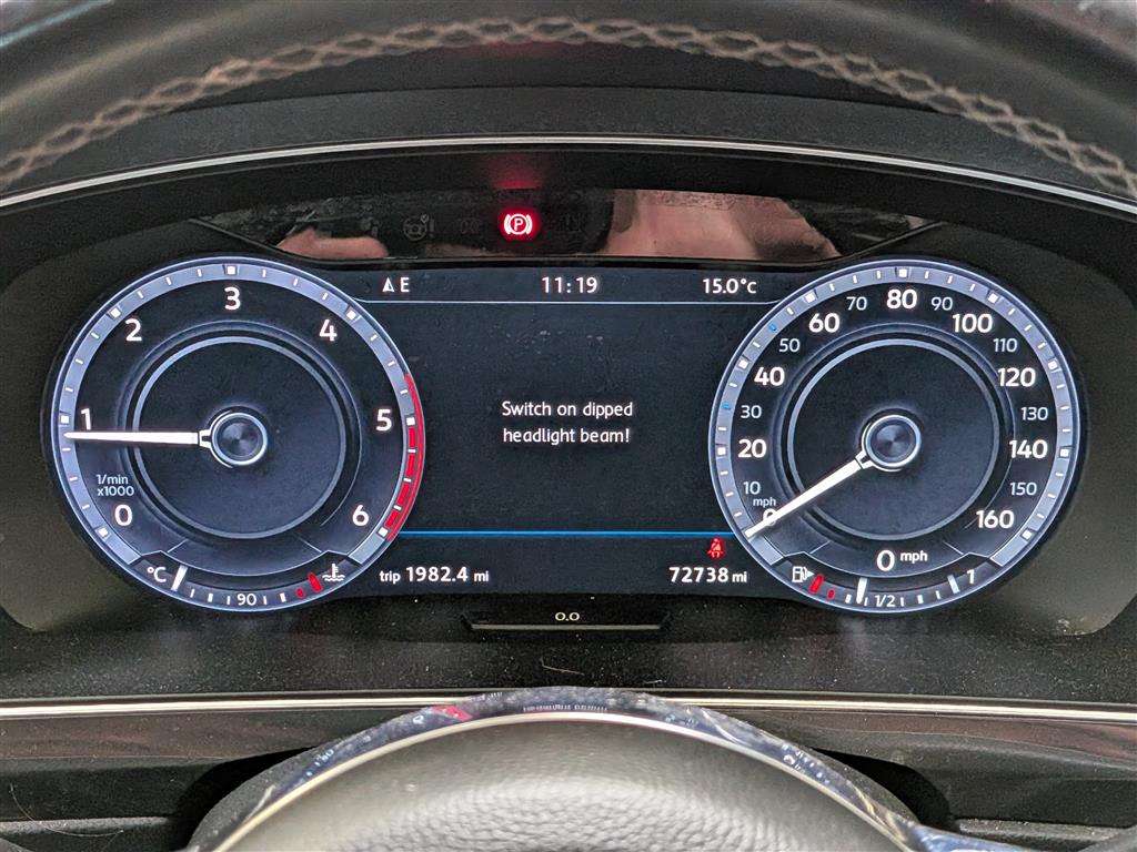 <p>2017 VOLKSWAGEN TIGUAN R-LINE TDI BMT 4MO</p>