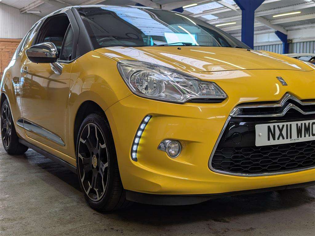 <p>2011 CITROEN DS3 DSPORT + THP</p>