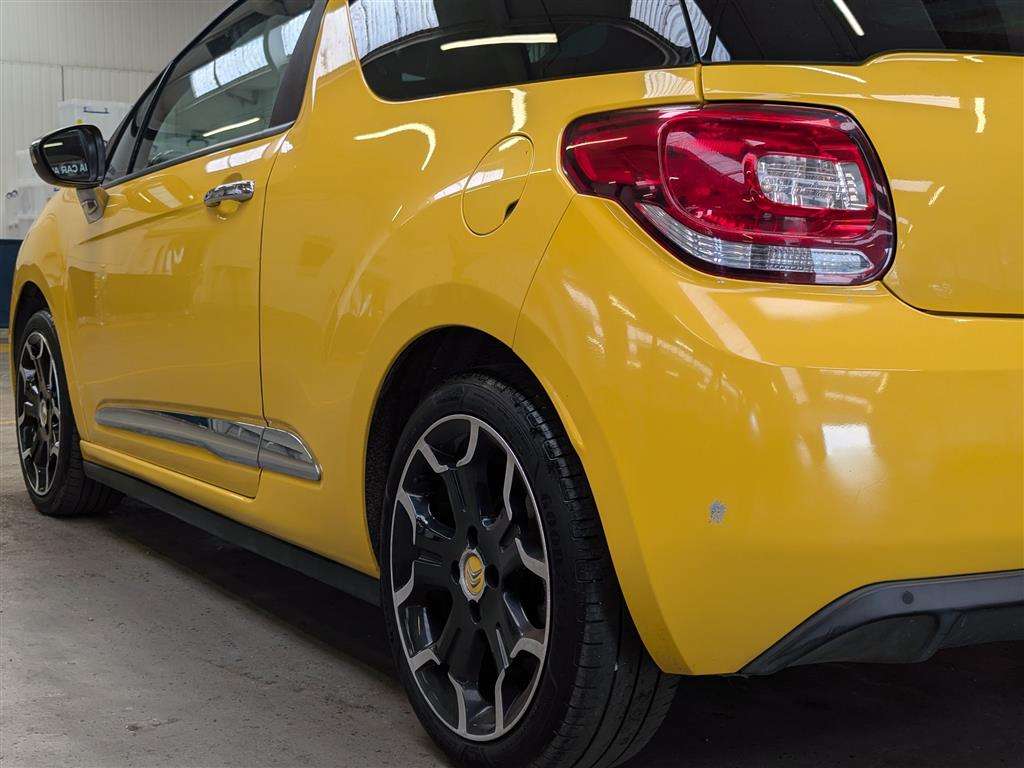 <p>2011 CITROEN DS3 DSPORT + THP</p>