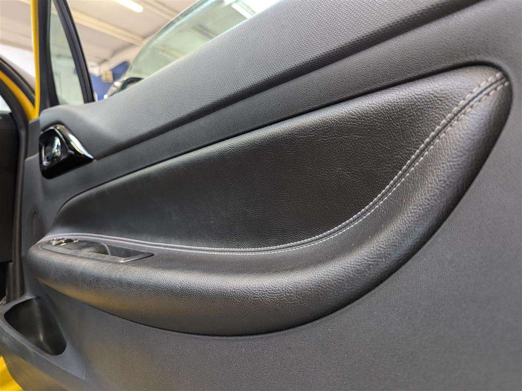 <p>2011 CITROEN DS3 DSPORT + THP</p>