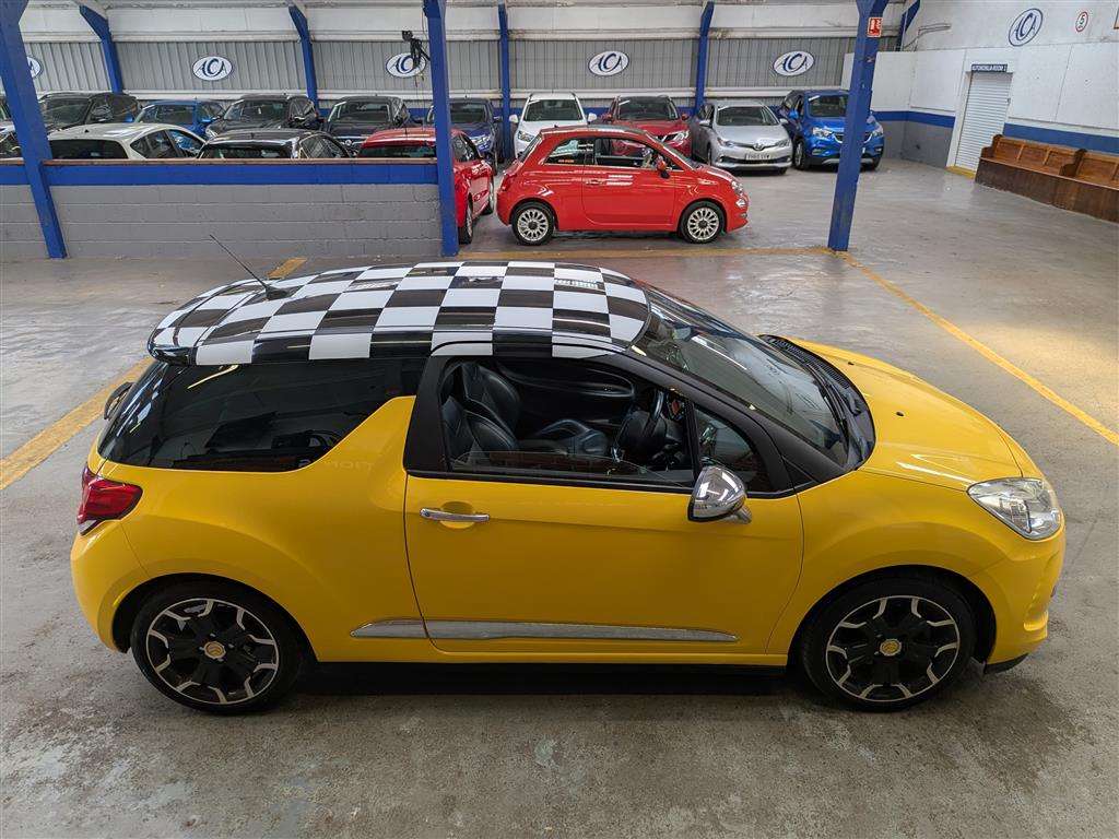 <p>2011 CITROEN DS3 DSPORT + THP</p>