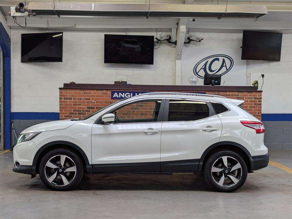 <p>2015 NISSAN QASHQAI N-TEC + DIG-T</p>