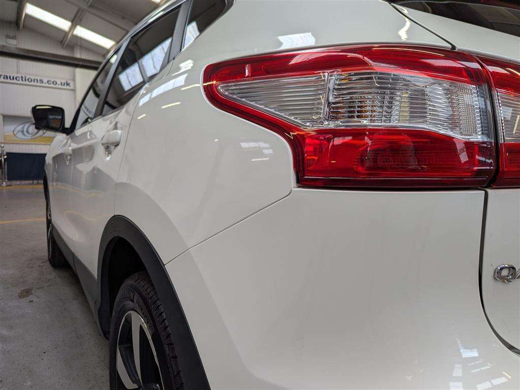 <p>2015 NISSAN QASHQAI N-TEC + DIG-T</p>