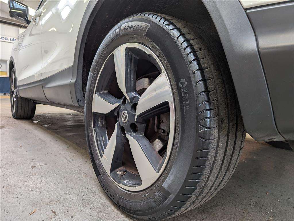 <p>2015 NISSAN QASHQAI N-TEC + DIG-T</p>