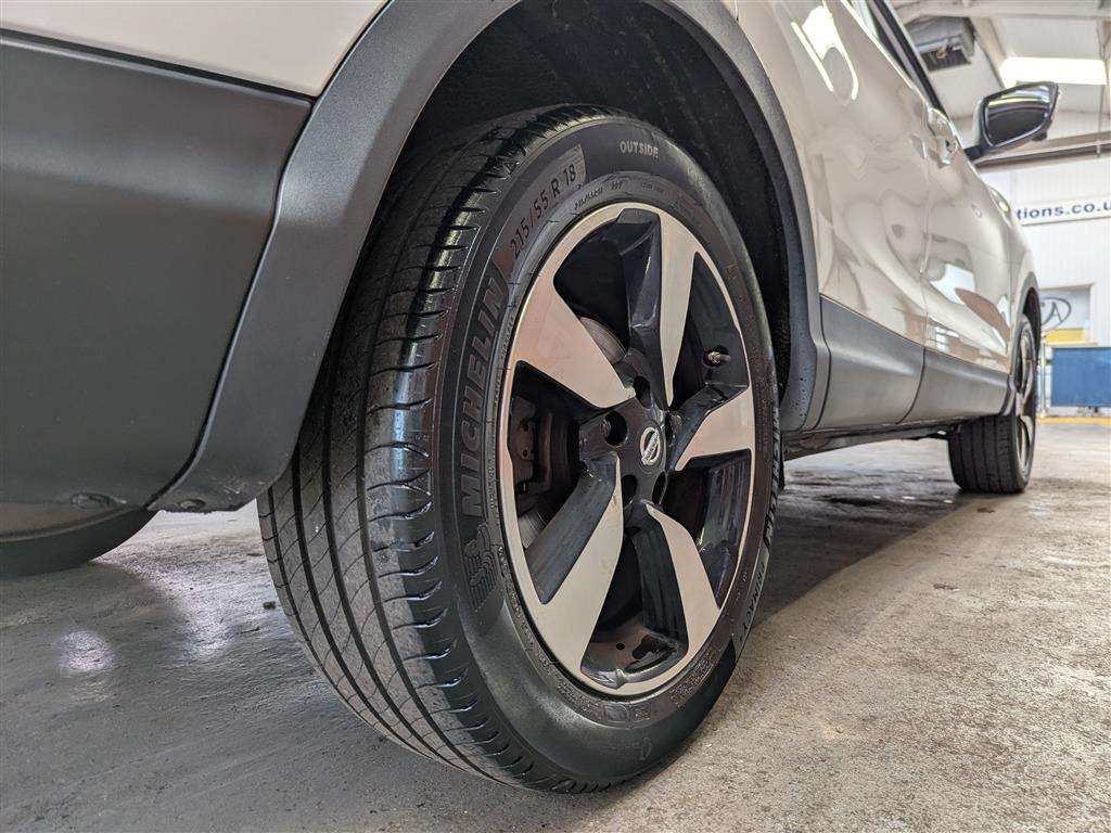 <p>2015 NISSAN QASHQAI N-TEC + DIG-T</p>