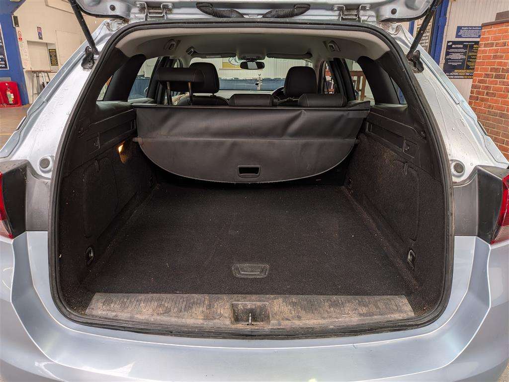 <p>2019 VAUXHALL ASTRA ELITE NAV TURBO</p>