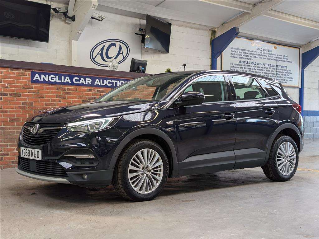 <p>2019 VAUXHALL GRANDLAND X TECH LINE NAV</p>
