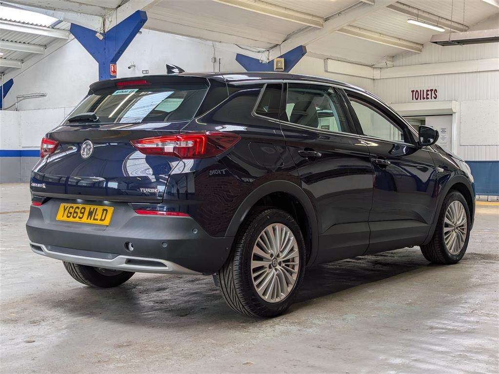 <p>2019 VAUXHALL GRANDLAND X TECH LINE NAV</p>
