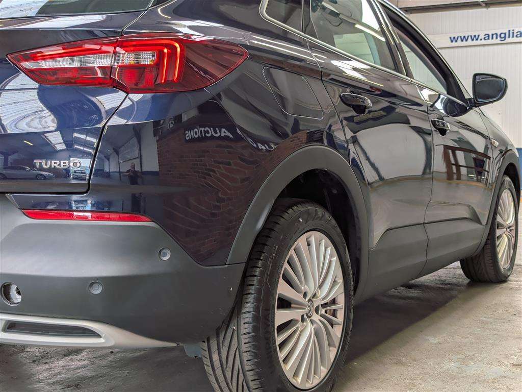 <p>2019 VAUXHALL GRANDLAND X TECH LINE NAV</p>