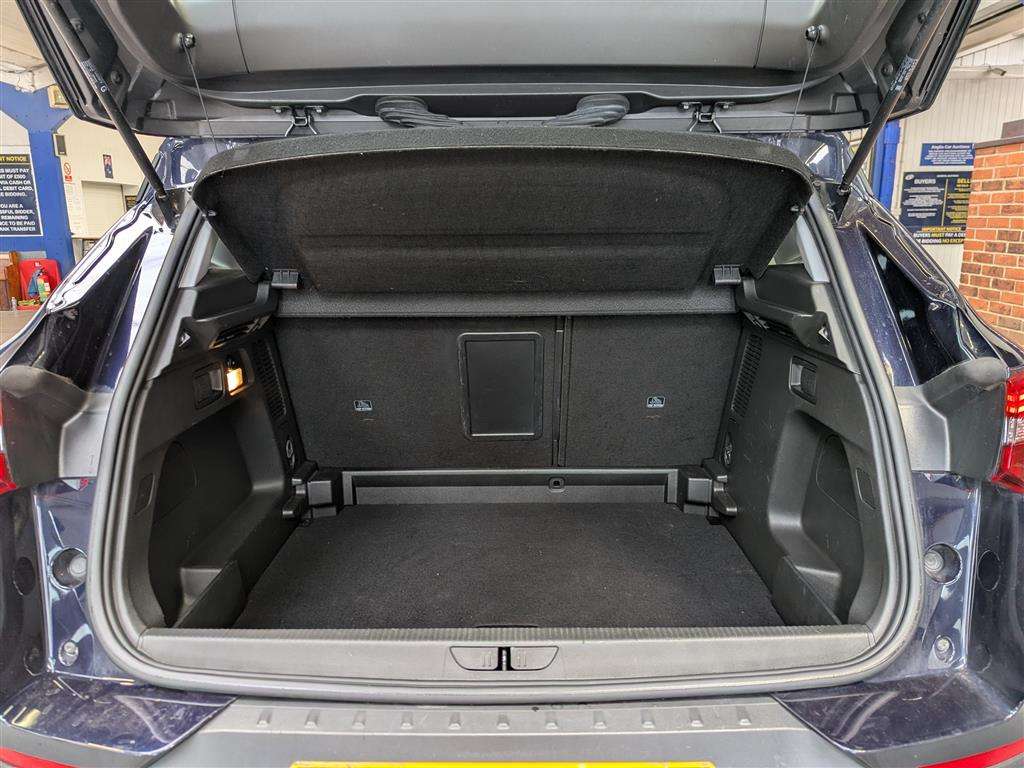 <p>2019 VAUXHALL GRANDLAND X TECH LINE NAV</p>