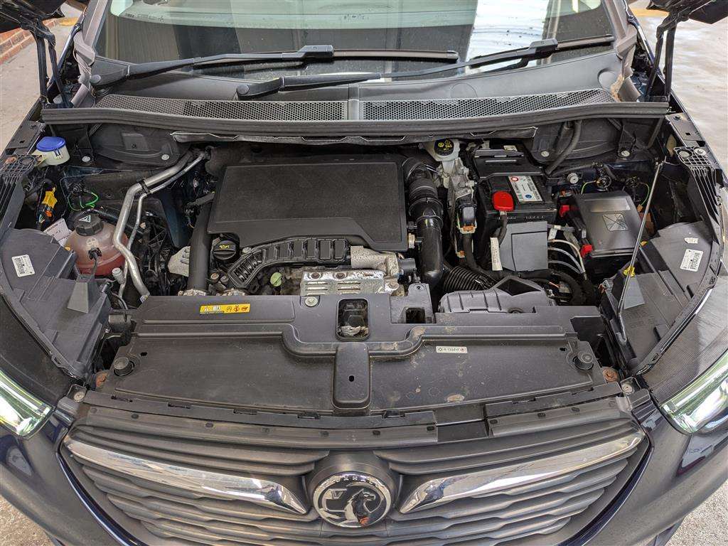 <p>2019 VAUXHALL GRANDLAND X TECH LINE NAV</p>