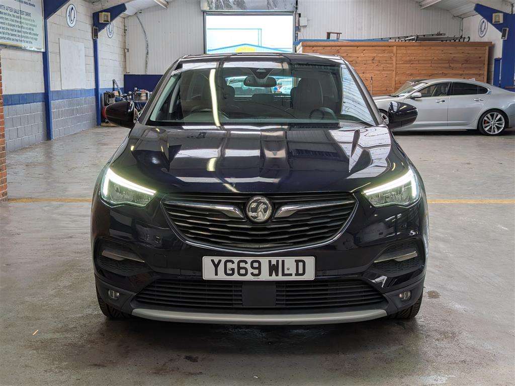 <p>2019 VAUXHALL GRANDLAND X TECH LINE NAV</p>
