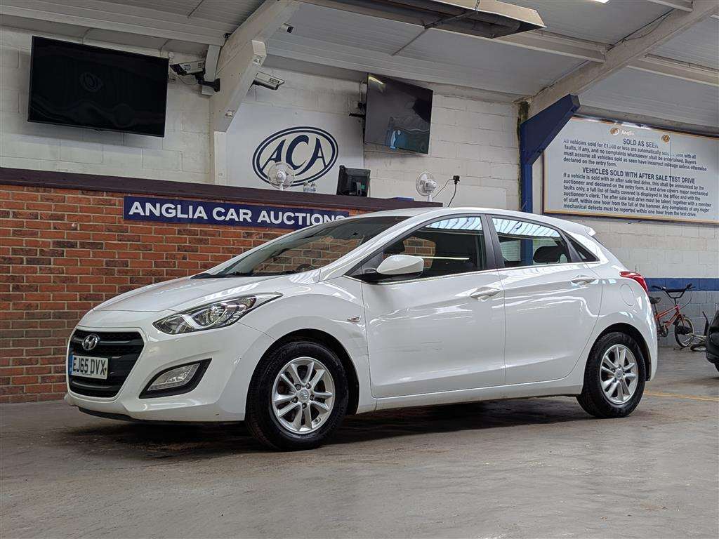 <p>2015 HYUNDAI I30 SE BLUE DRIVE CRDI</p>