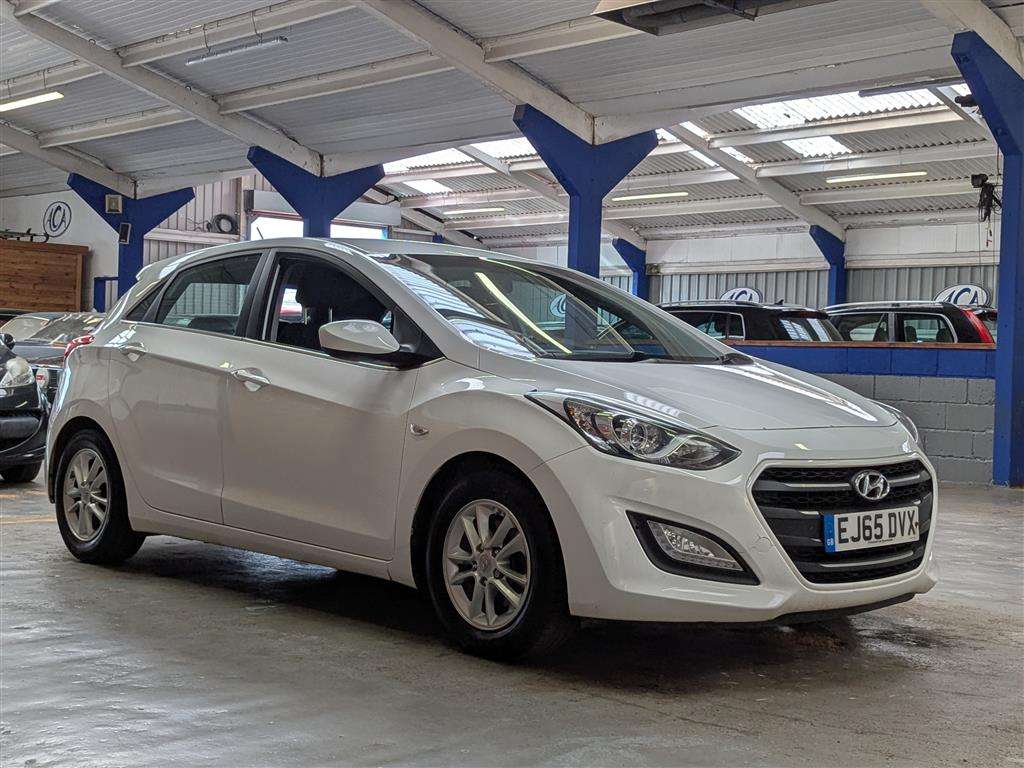 <p>2015 HYUNDAI I30 SE BLUE DRIVE CRDI</p>