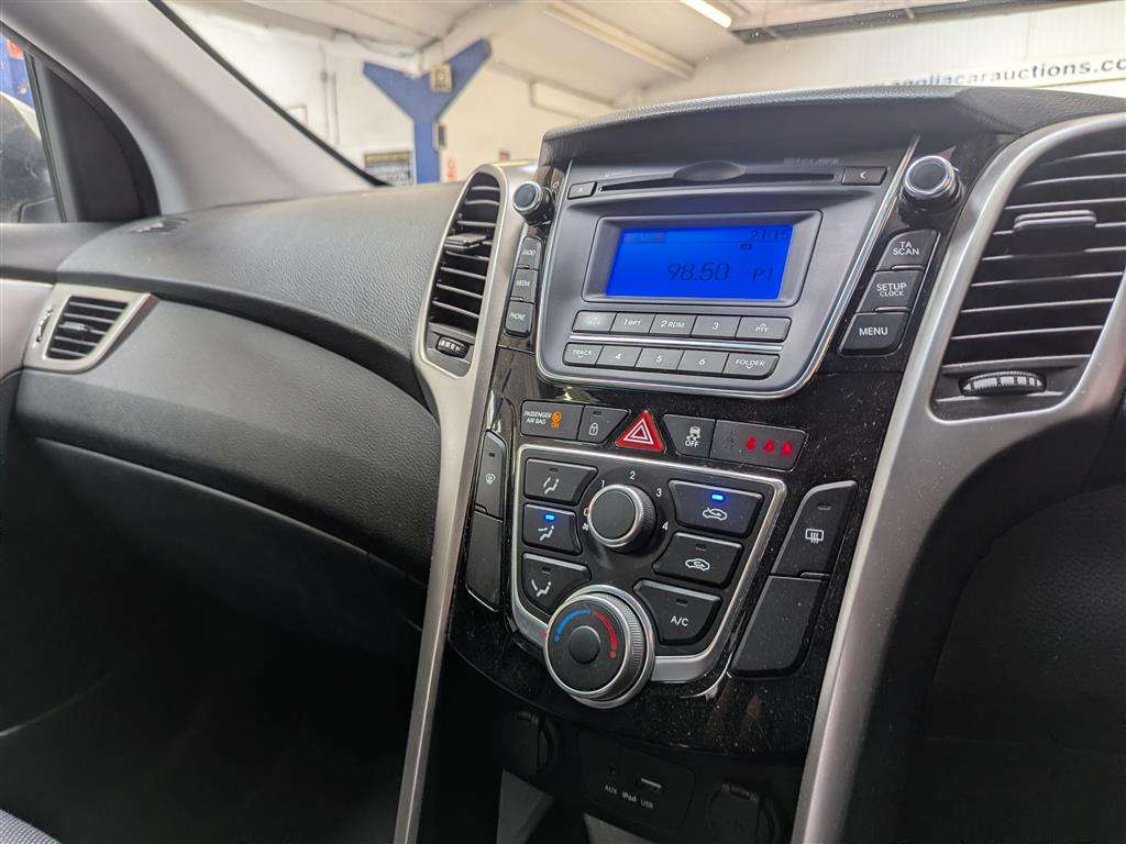 <p>2015 HYUNDAI I30 SE BLUE DRIVE CRDI</p>