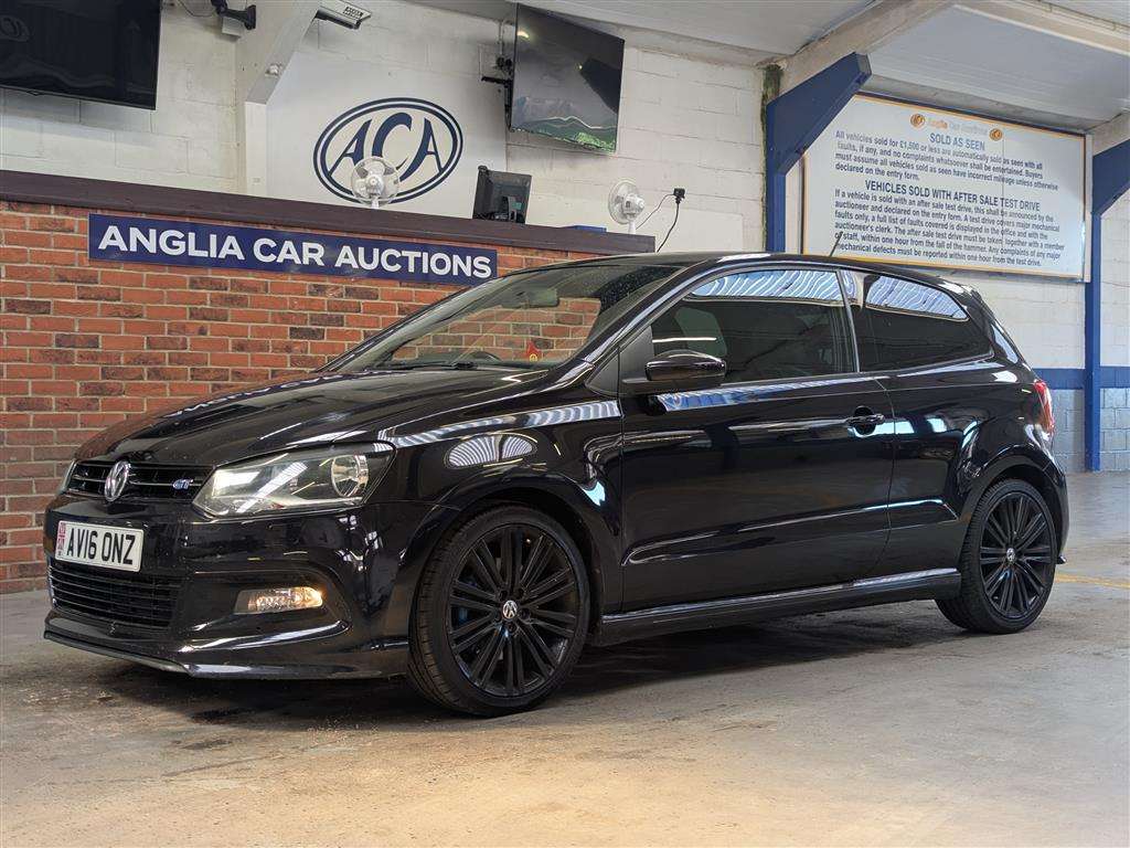 <p>2016 VOLKSWAGEN POLO BLUEGT</p>