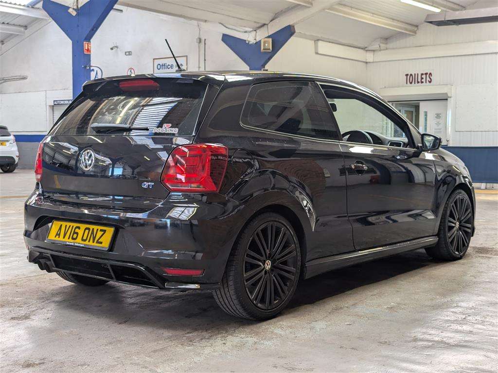 <p>2016 VOLKSWAGEN POLO BLUEGT</p>