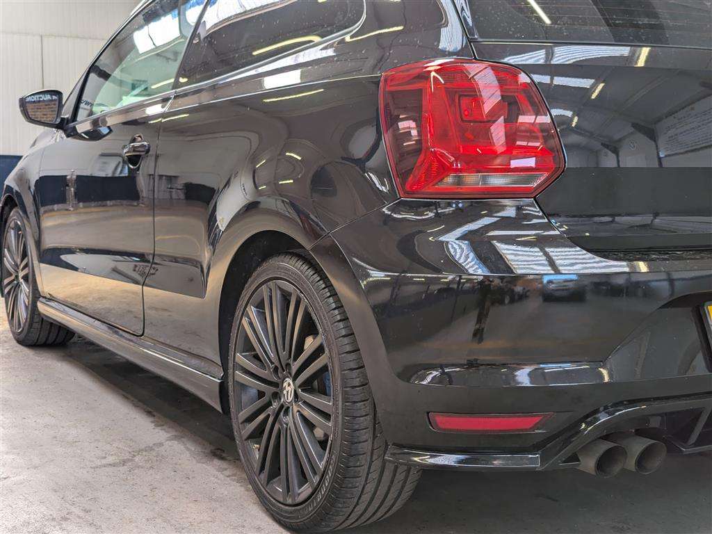 <p>2016 VOLKSWAGEN POLO BLUEGT</p>