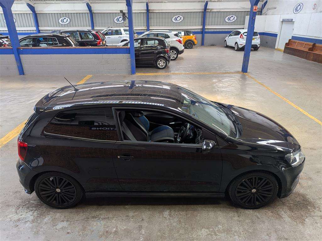 <p>2016 VOLKSWAGEN POLO BLUEGT</p>