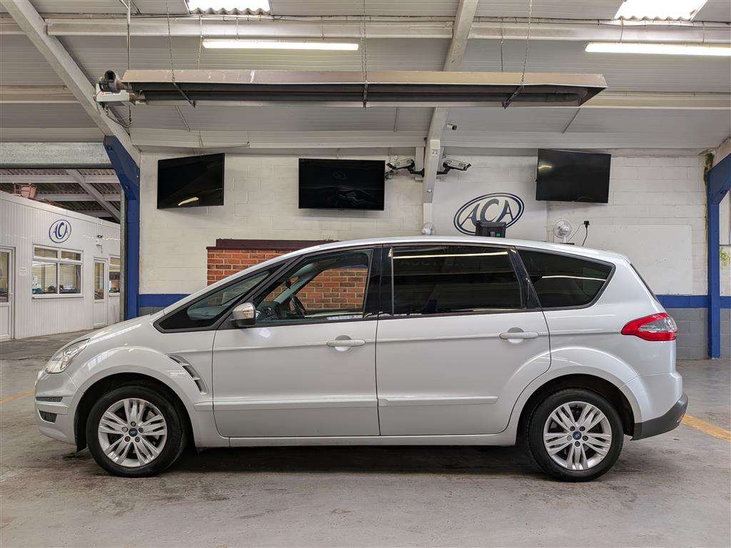 <p>2013 FORD S-MAX ZETEC TDCI 140</p>