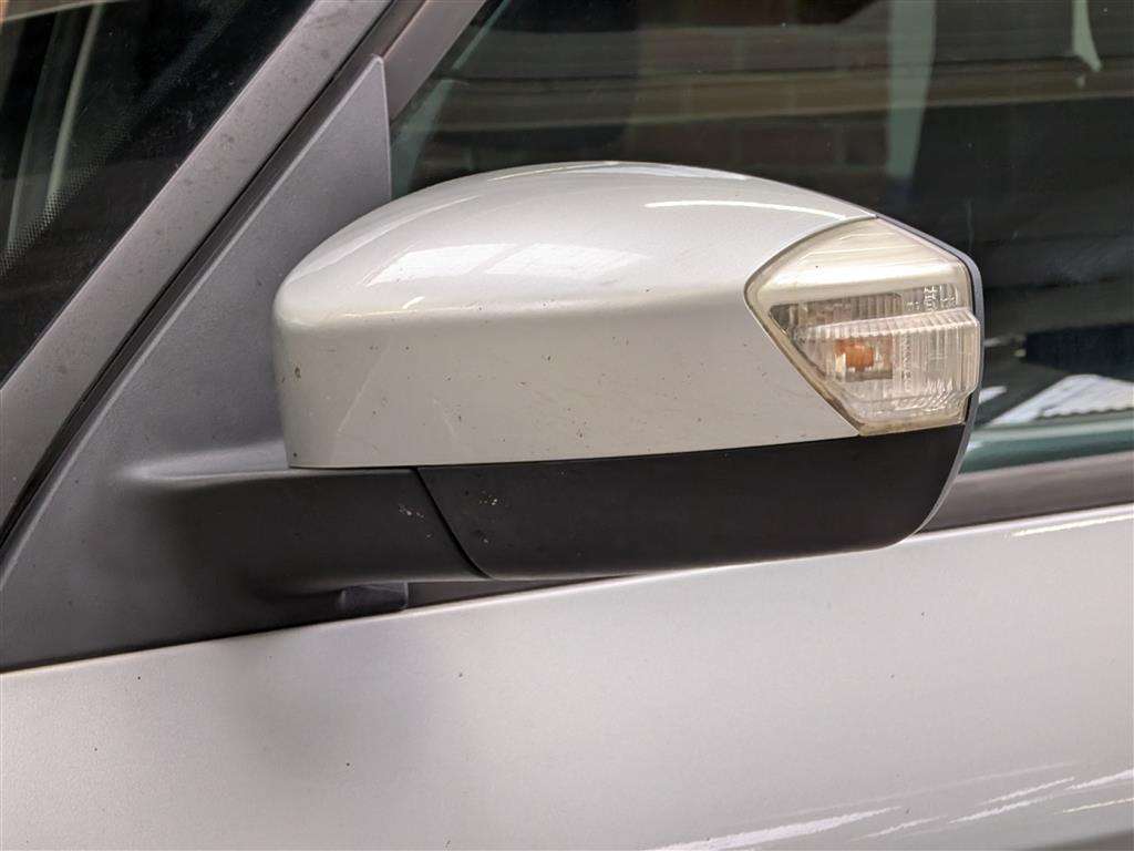 <p>2013 FORD S-MAX ZETEC TDCI 140</p>