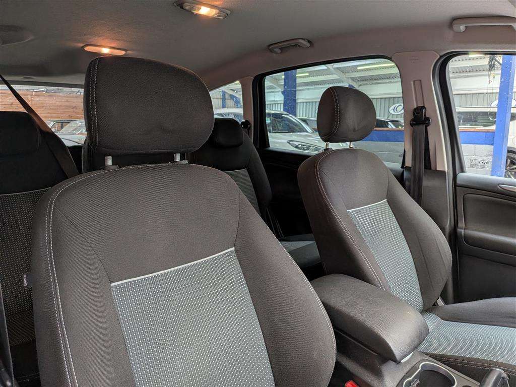 <p>2013 FORD S-MAX ZETEC TDCI 140</p>