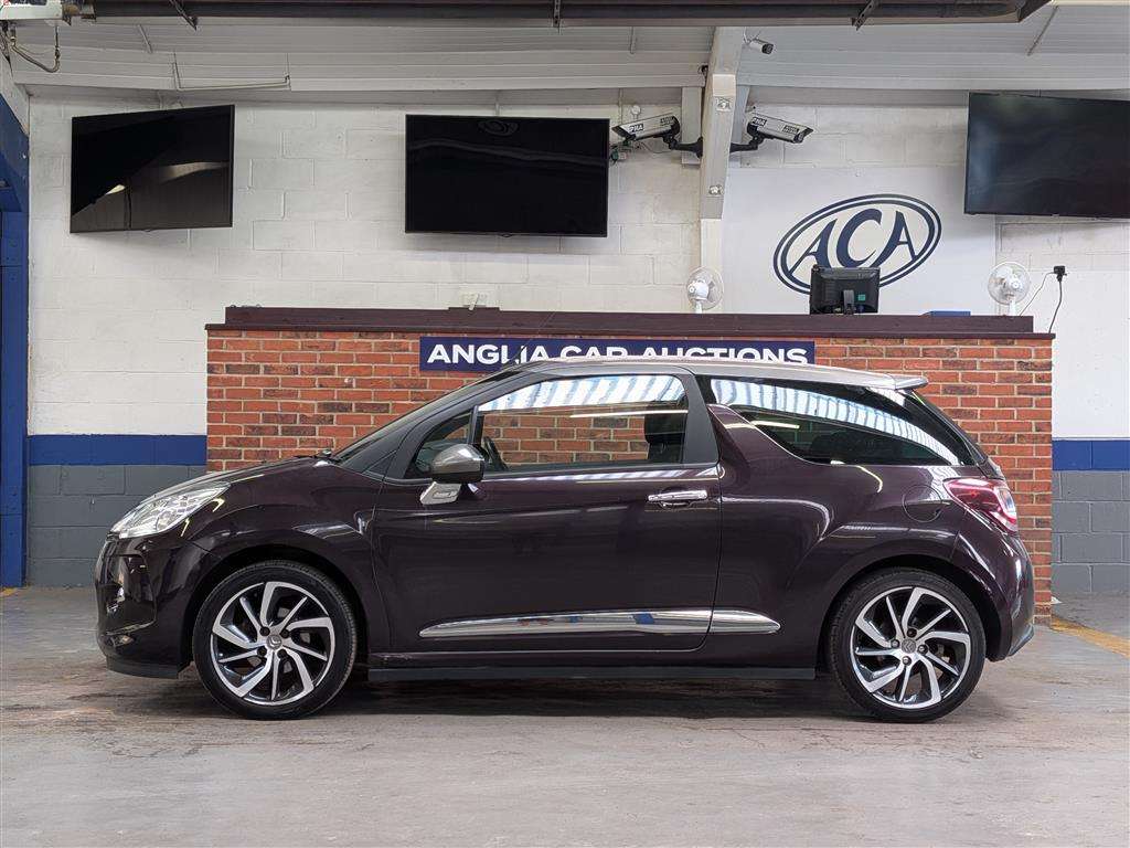 <p>2015 CITROEN DS3 DSTYLE + E-HDI</p>