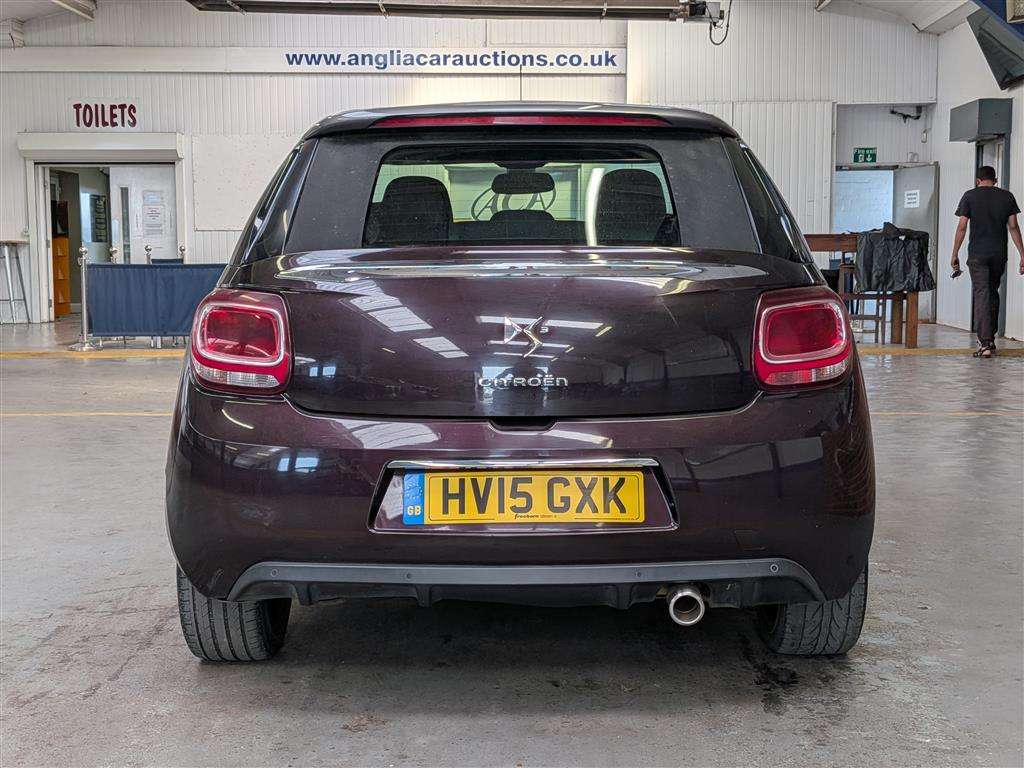 <p>2015 CITROEN DS3 DSTYLE + E-HDI</p>