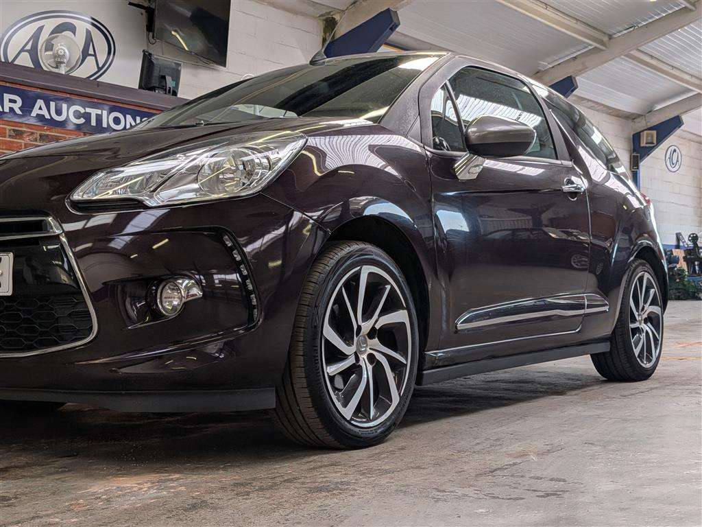 <p>2015 CITROEN DS3 DSTYLE + E-HDI</p>