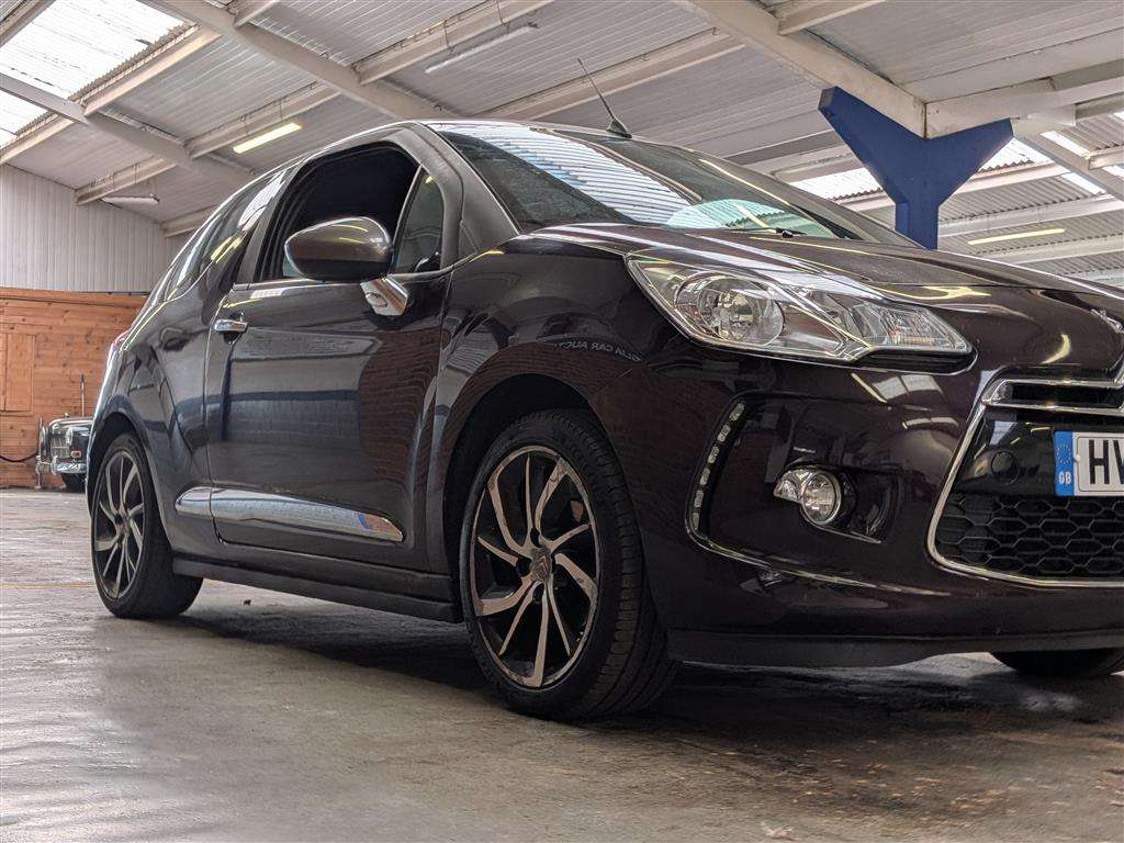 <p>2015 CITROEN DS3 DSTYLE + E-HDI</p>