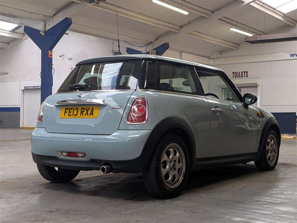<p>2013 MINI ONE</p>