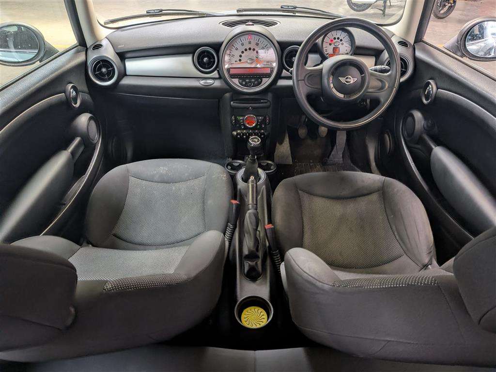 <p>2013 MINI ONE</p>