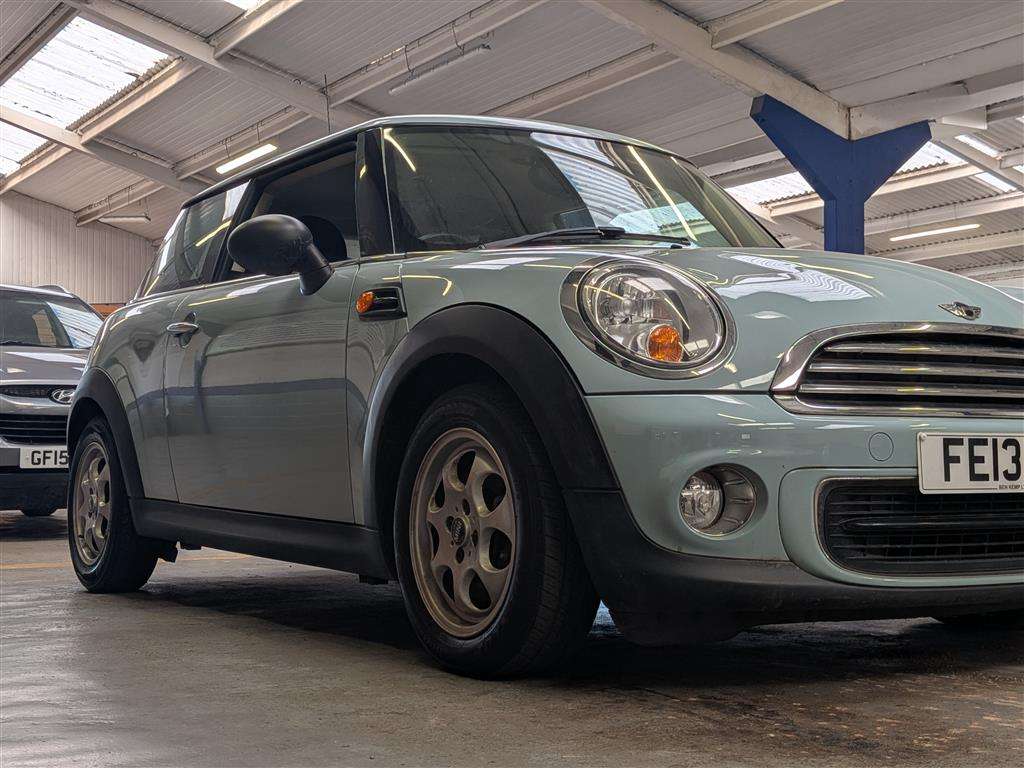 <p>2013 MINI ONE</p>
