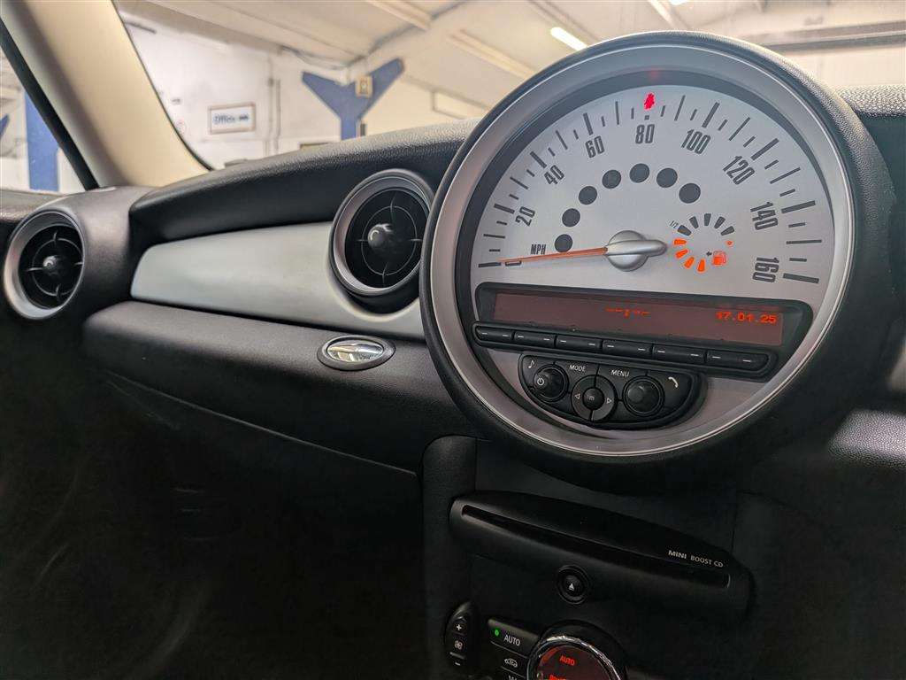 <p>2013 MINI ONE</p>