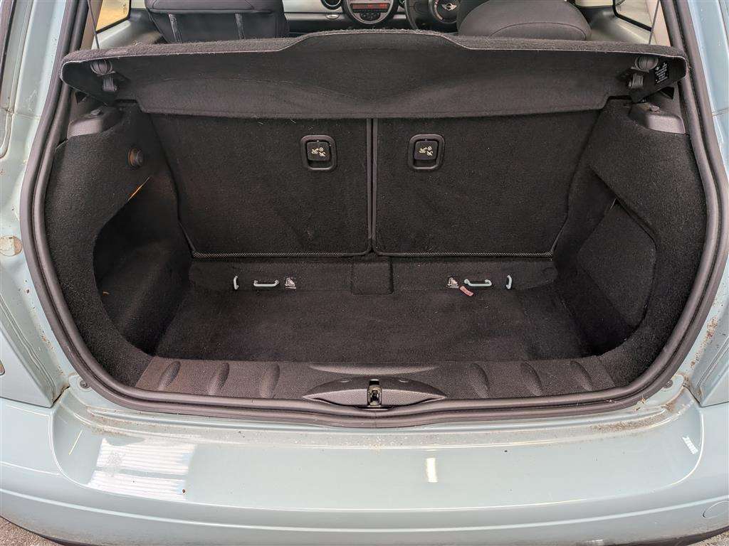 <p>2013 MINI ONE</p>