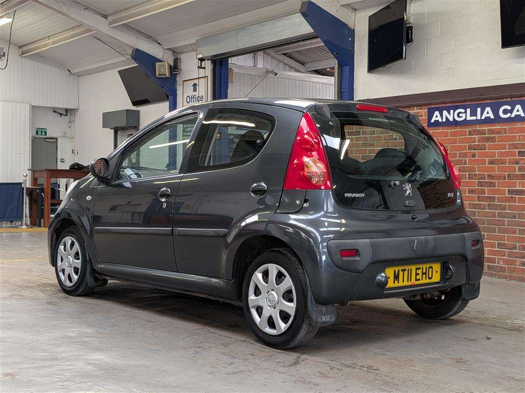<p>2011 PEUGEOT 107 URBAN</p>