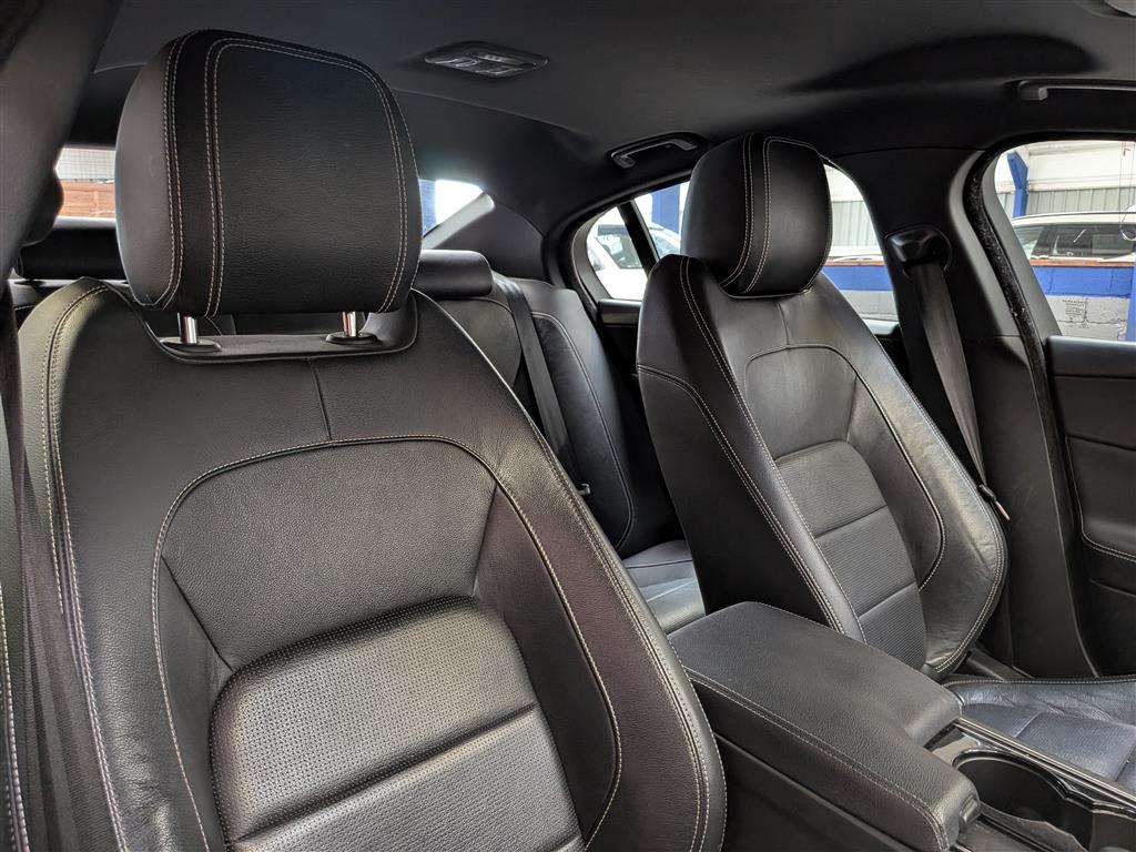 <p>2015 JAGUAR XE R-SPORT D AUTO</p>