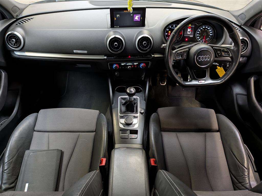 <p>2017 AUDI A3 S LINE TFSI</p>