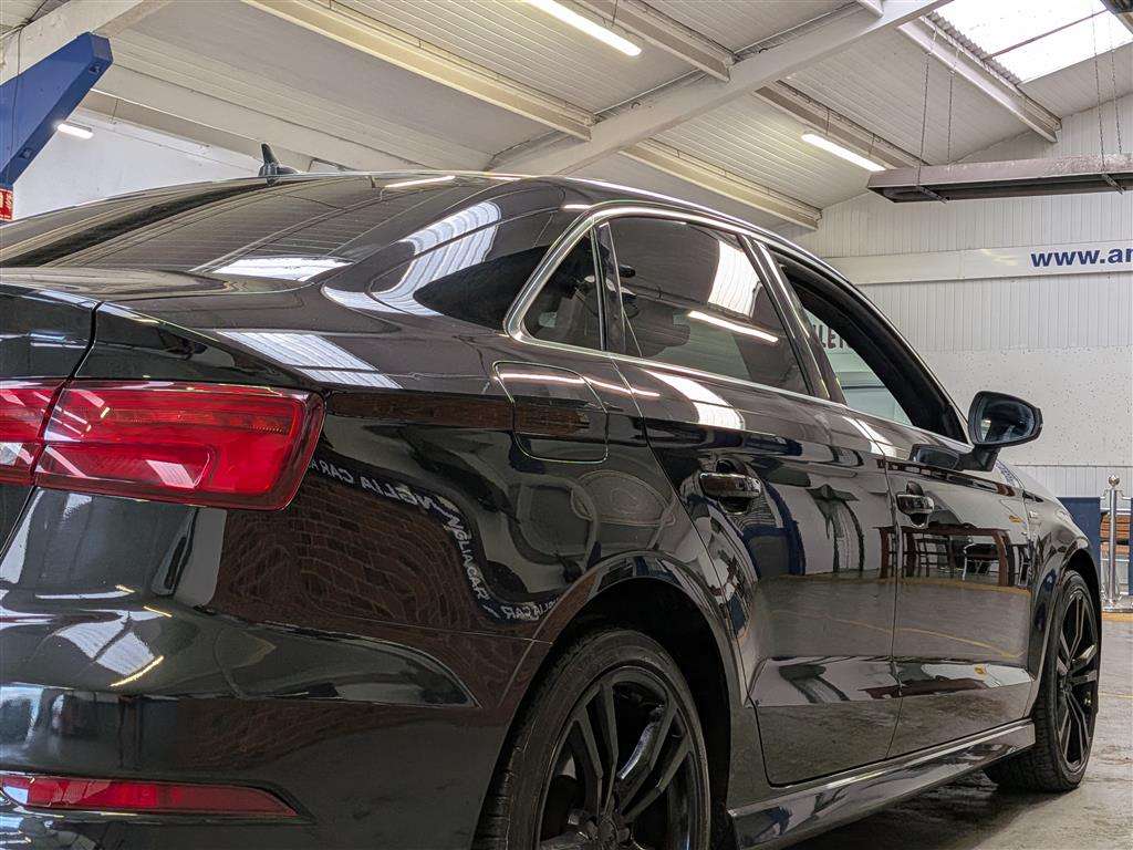 <p>2017 AUDI A3 S LINE TFSI</p>