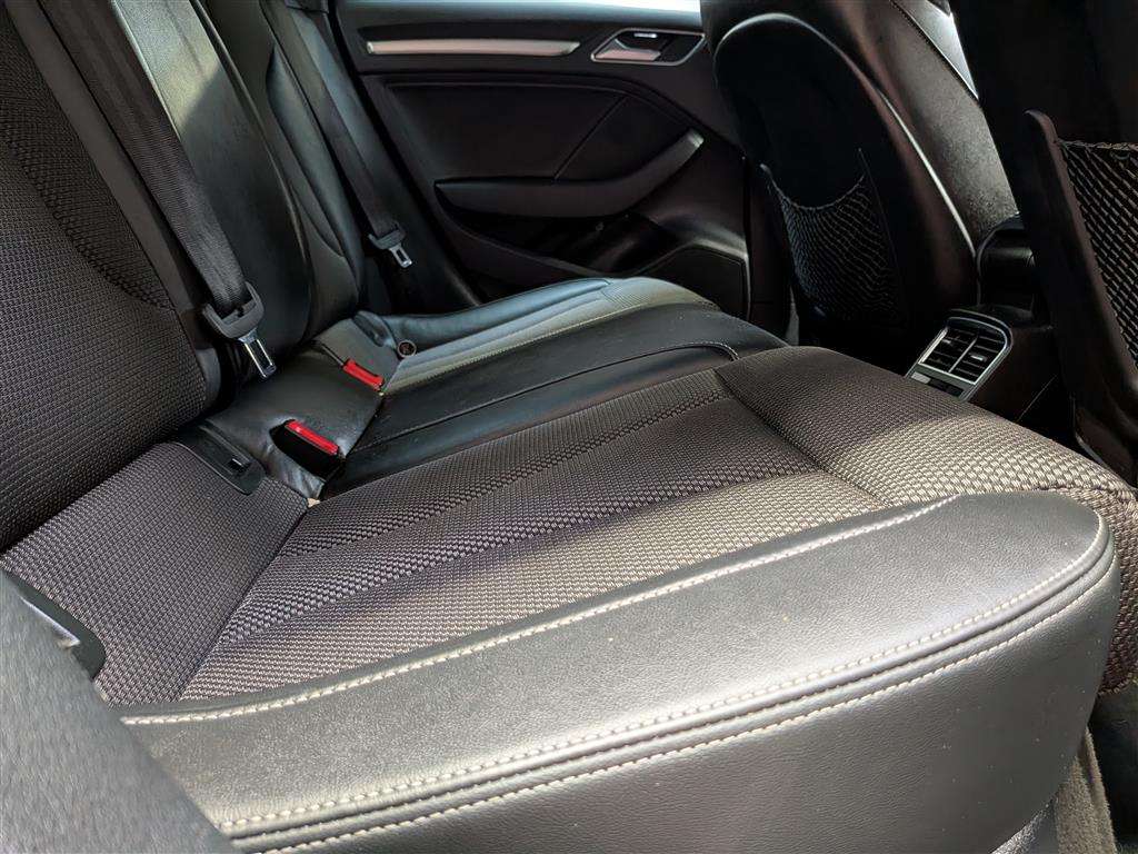 <p>2017 AUDI A3 S LINE TFSI</p>