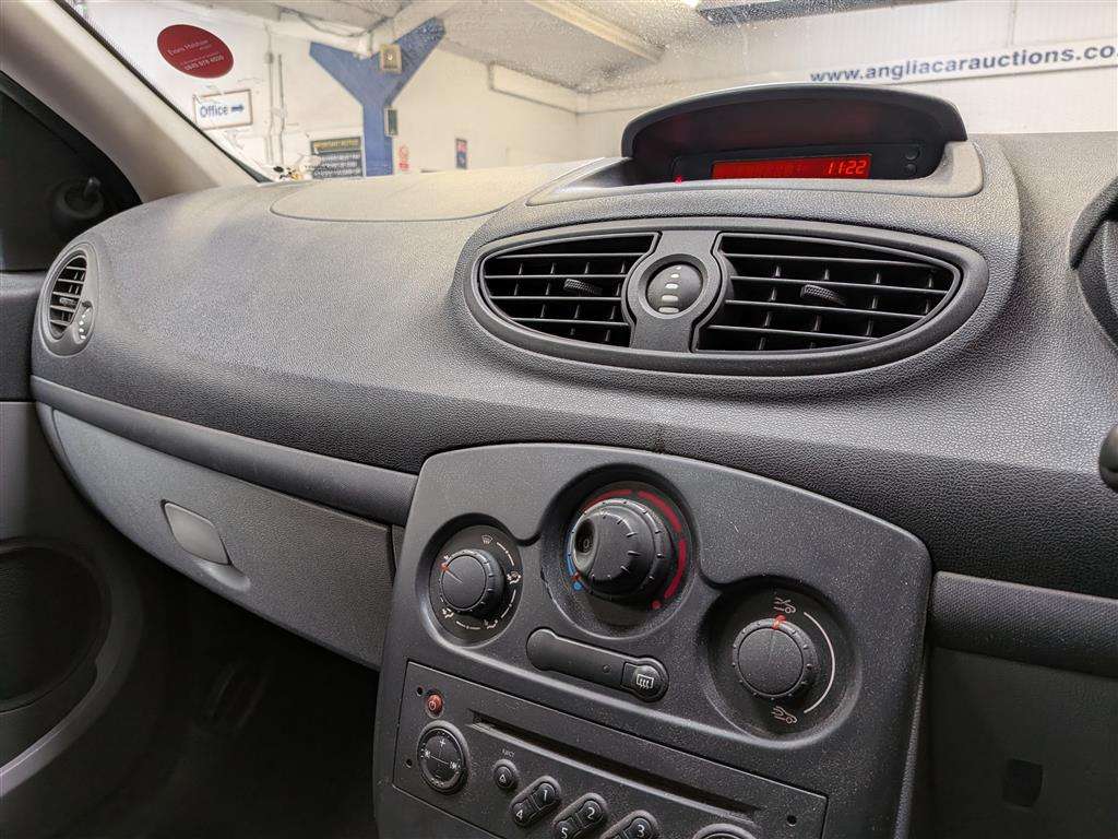 <p>2007 RENAULT CLIO EXTREME</p>