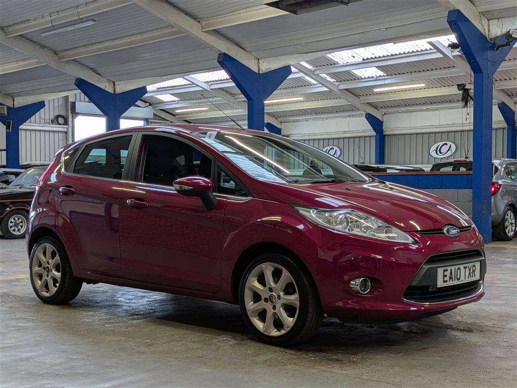 <p>2010 FORD FIESTA TITANIUM</p>