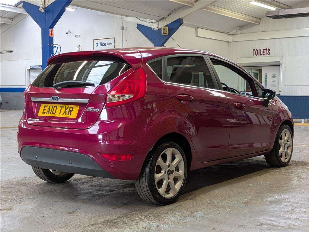 <p>2010 FORD FIESTA TITANIUM</p>