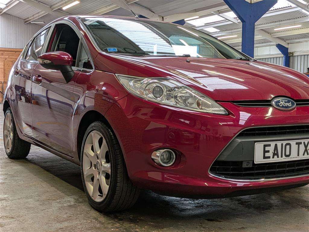 <p>2010 FORD FIESTA TITANIUM</p>