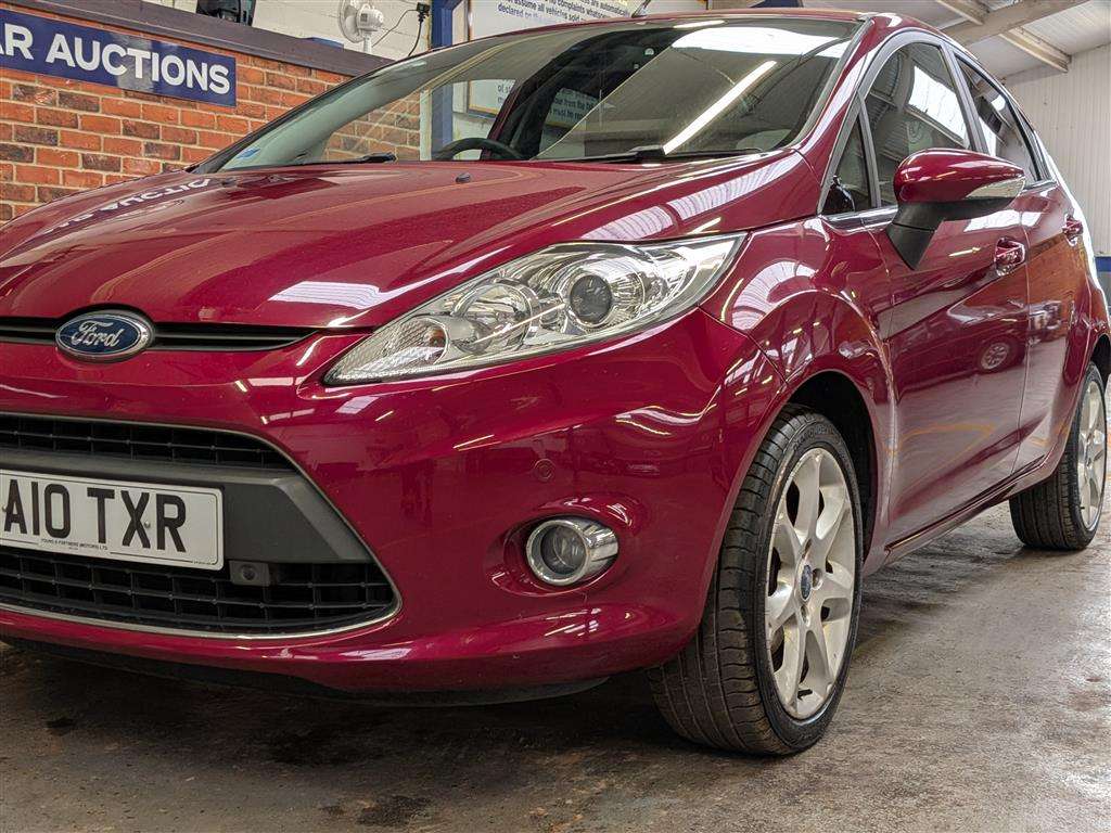<p>2010 FORD FIESTA TITANIUM</p>