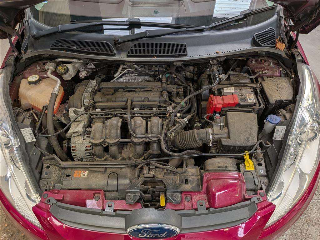 <p>2010 FORD FIESTA TITANIUM</p>