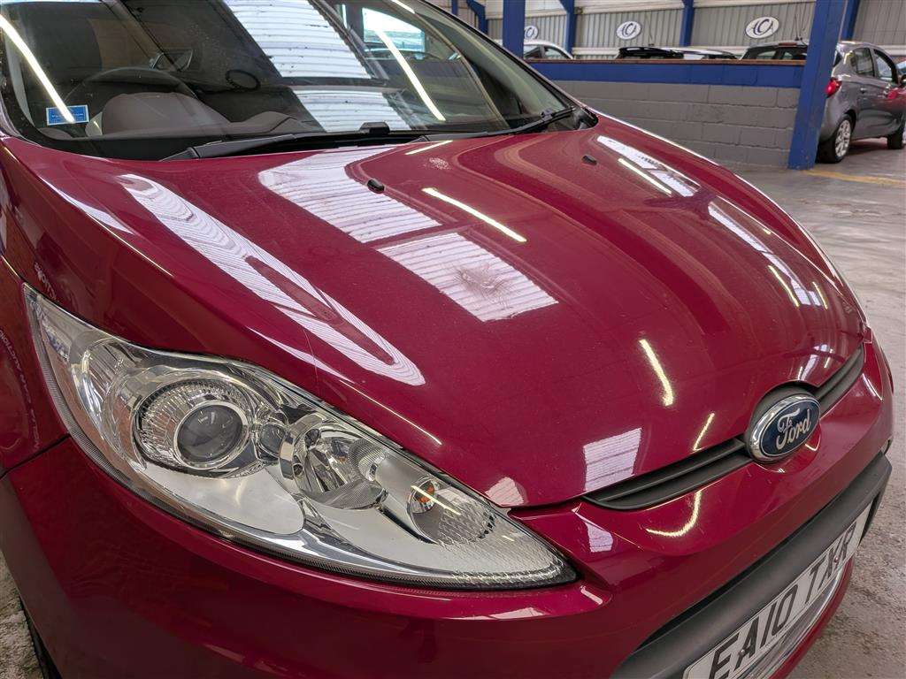 <p>2010 FORD FIESTA TITANIUM</p>